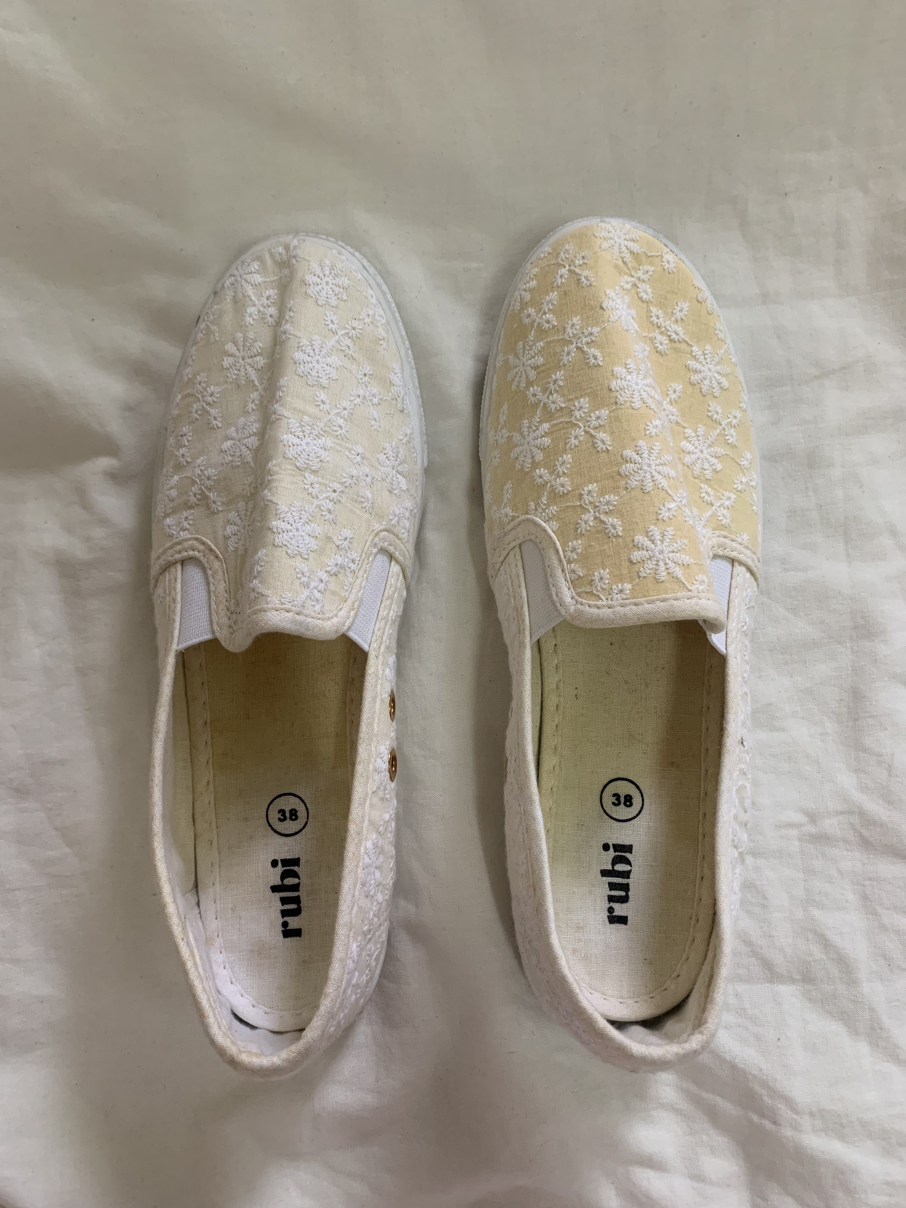 slip on rubi