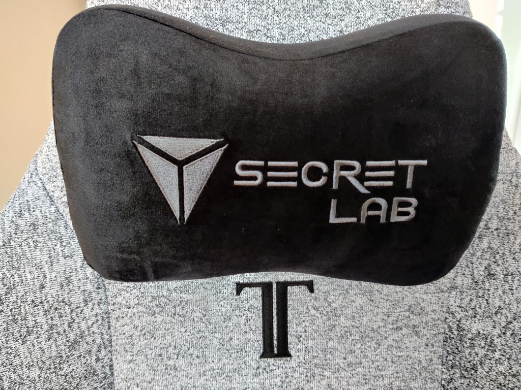 Secretlab store head pillow