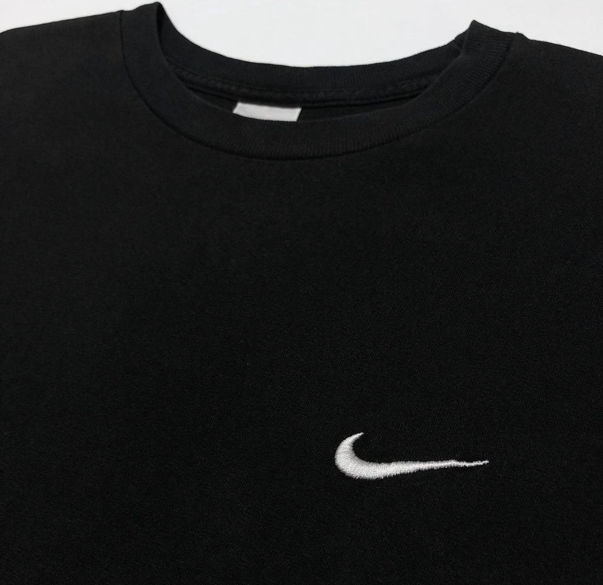 Nike embroidered swoosh tee online