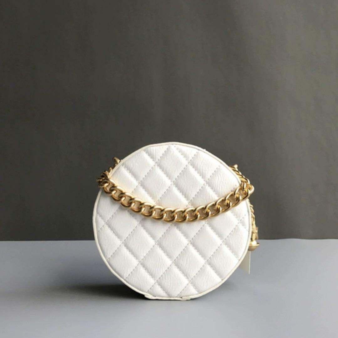 White purse with gold hotsell chain