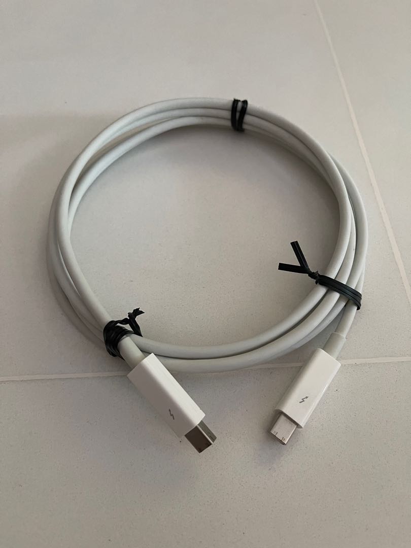 Apple Thunderbolt 2 cable (2m long), Computers & Tech, Parts