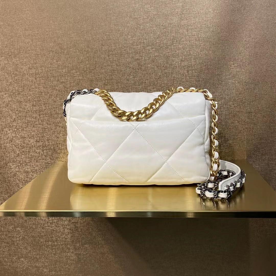 🎄🤍🖤💯Chanel 19 small flap white - unused, Luxury, Bags & Wallets on  Carousell