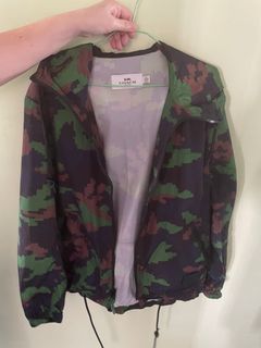 (Category: ) located in . Submitted by shopsimplysg (Listing ID 1132411582, Image 1). Description: .