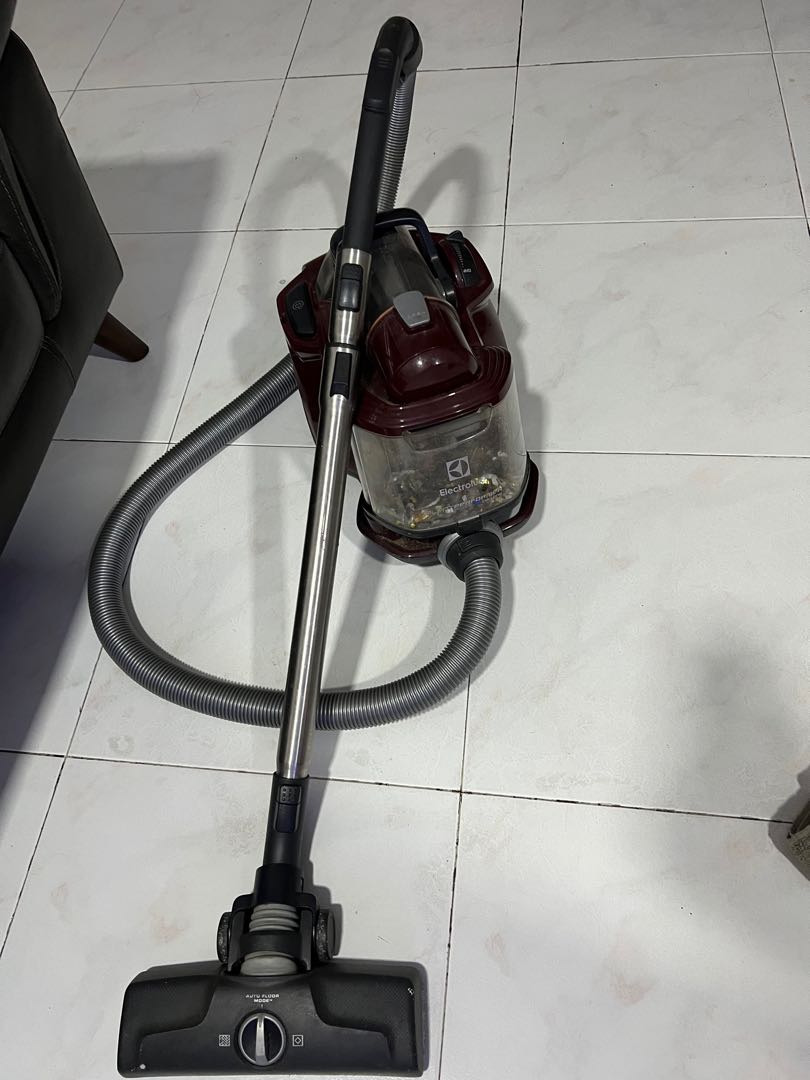 Electrolux Vacuum cleaner, TV \u0026 Home 