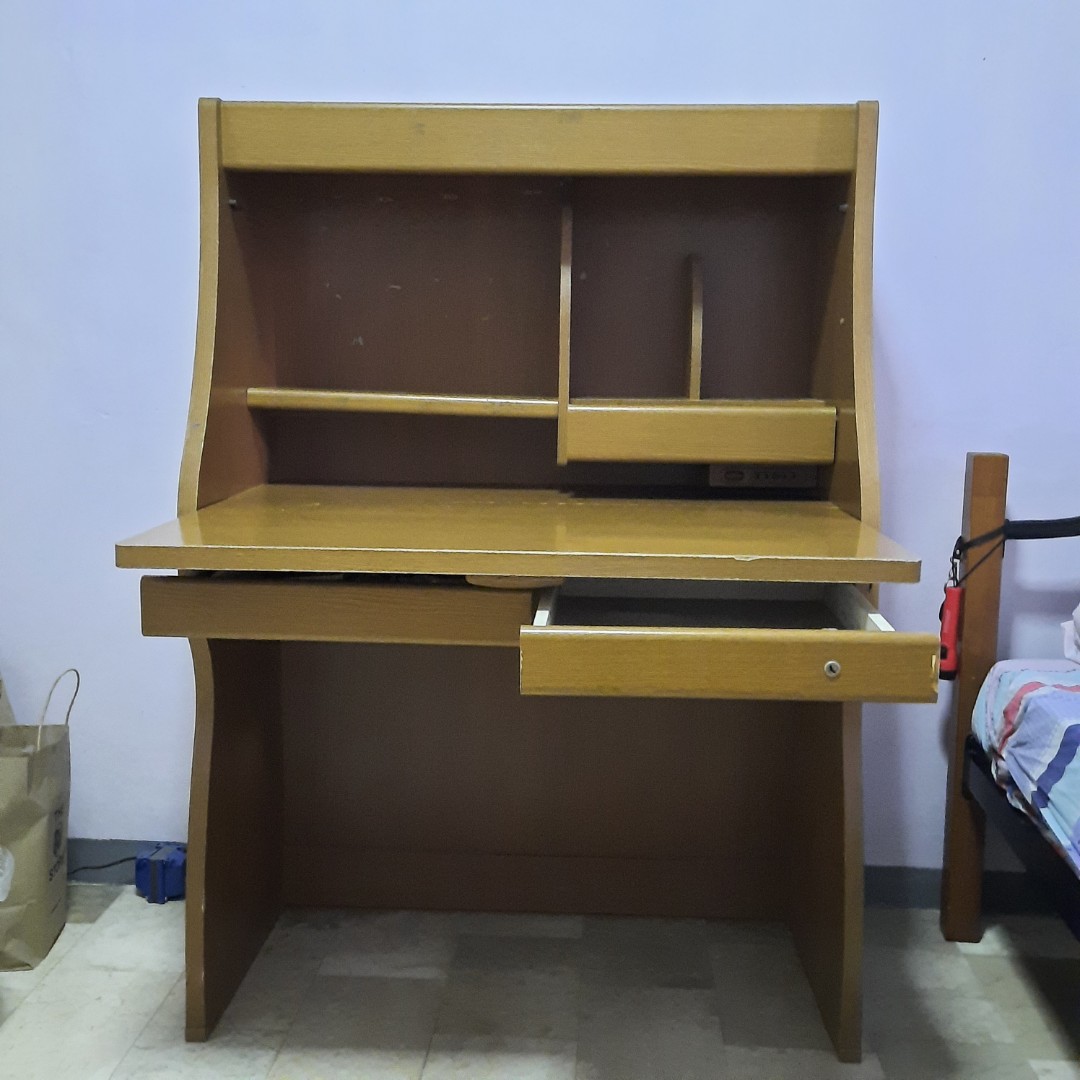 Japan surplus hotsell computer table