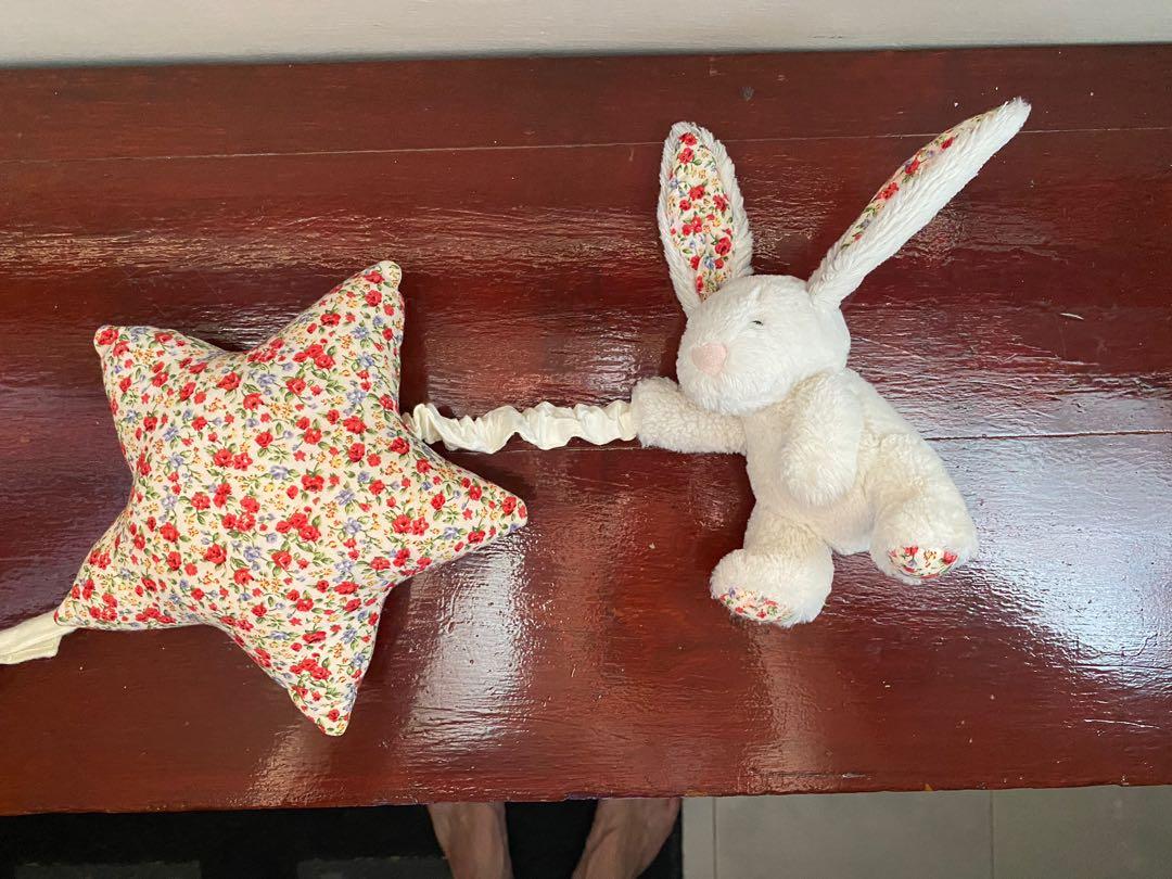 Jellycat musical bunny hot sale