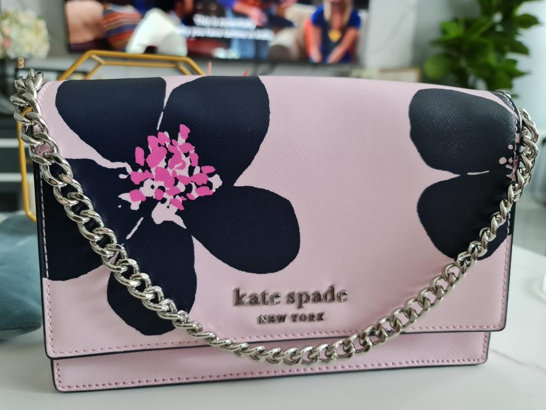 Kate Spade nicola shimmer twistlock chain wallet (Gold), Women's Fashion,  Bags & Wallets, Cross-body Bags on Carousell