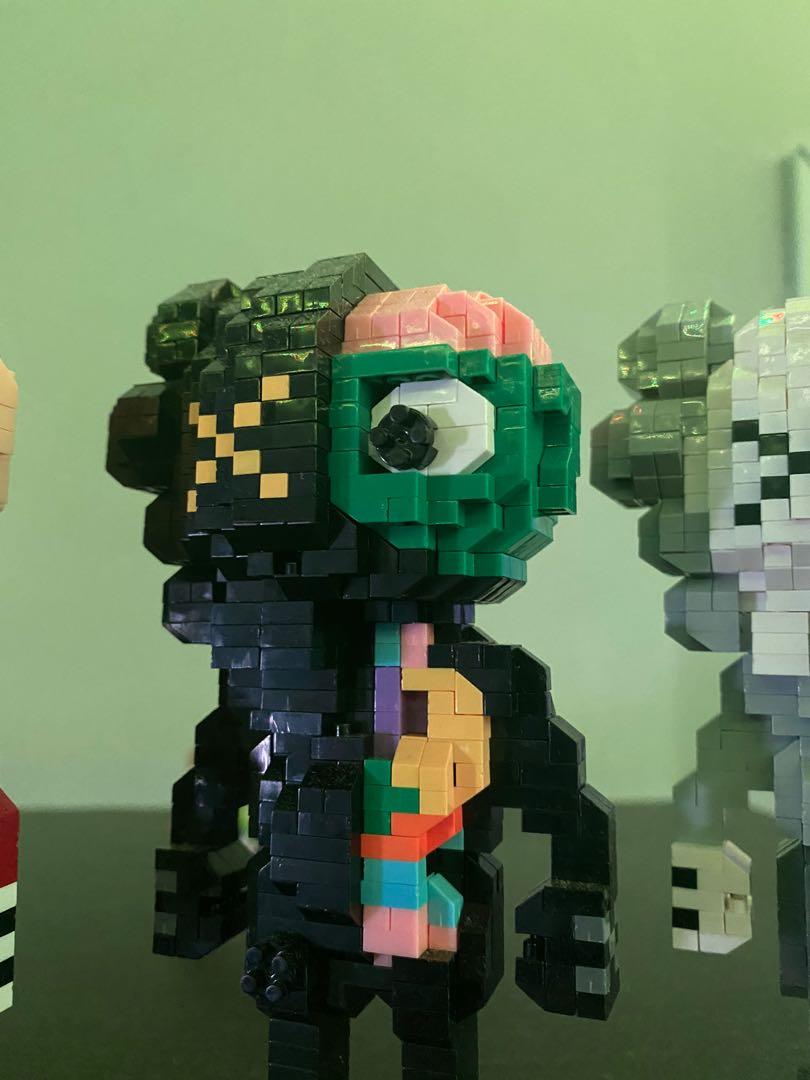 Kaws shop x lego