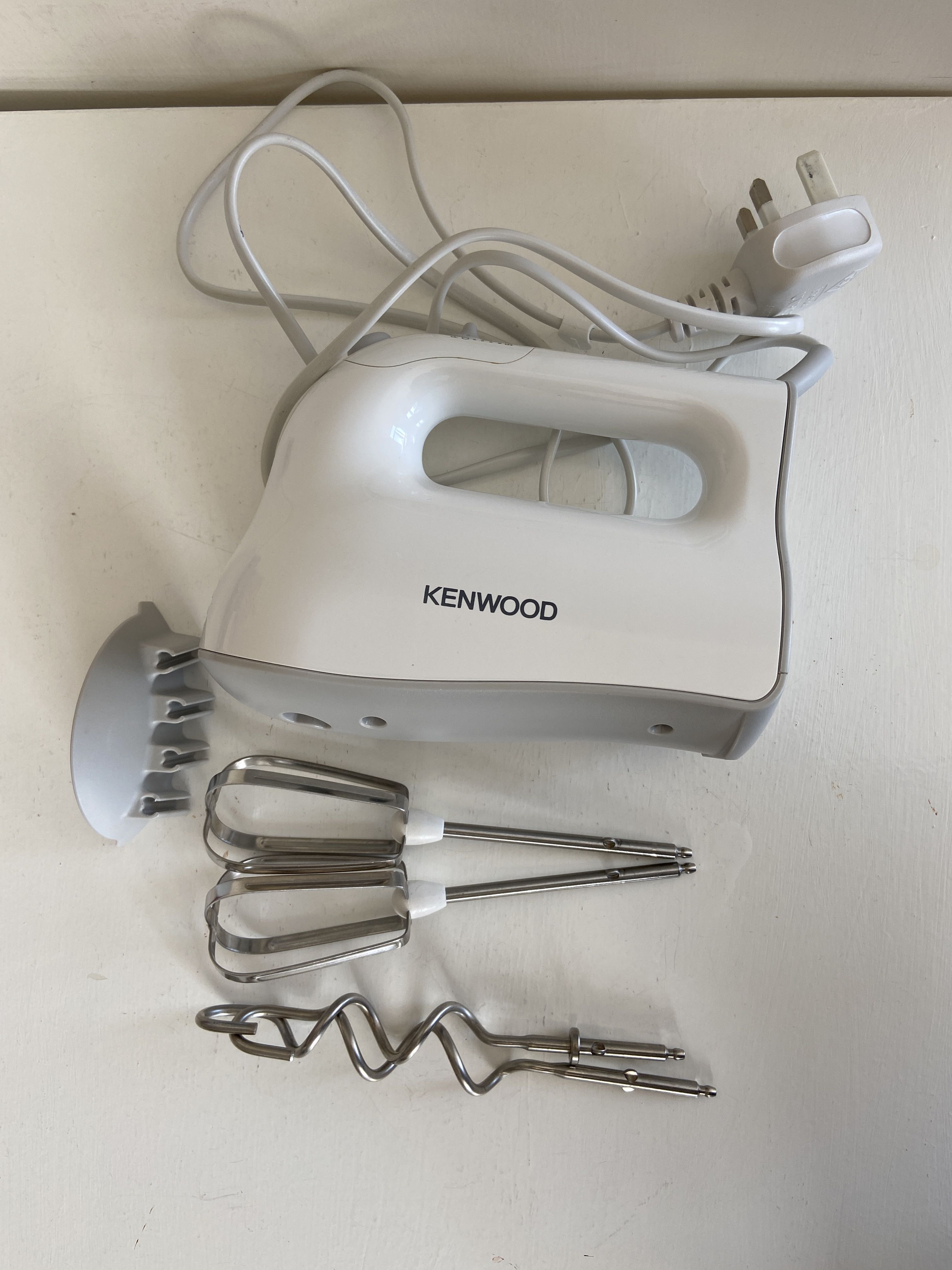 Kenwood HM520 Hand Mixer, 電視及其他電器 , 廚房用具, 打蛋器及廚師機 Carousell