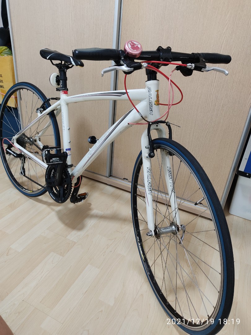 Raleigh cadent clearance 1 hybrid bike