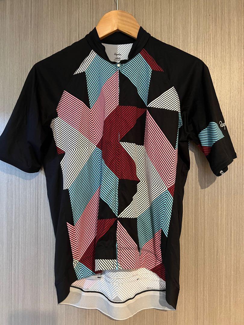 Rapha classics jersey (Category: Other Sports Equipment and Supplies) located in Singapore. Submitted by isellBeriGoodstuff (Listing ID 1132395080, Image 3). Description: Rahpa jersey for sales (Retro) Size: Large Only used 2 ride or less. Reason selling: Down size Slightly negotiate .
