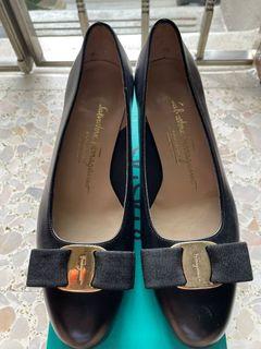 Salvatore Ferragamo size 5.5 black leather
