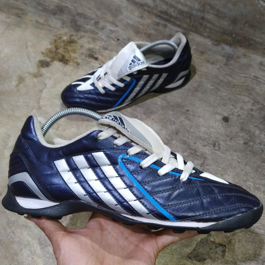Sepatu Futsal Adidas Predator TRX TF - Second Original, Olah Raga,  Perlengkapan Olahraga Lainnya di Carousell
