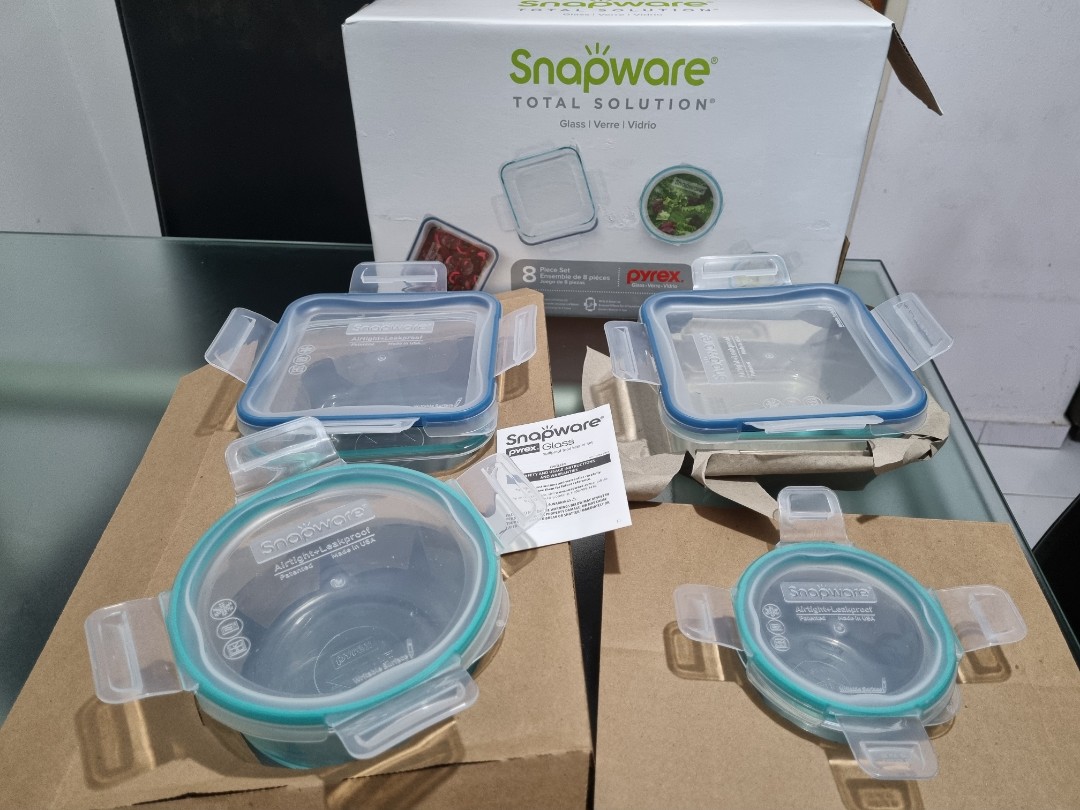Snapware Food Keeper set (Pyrex), Furniture & Home Living, Kitchenware