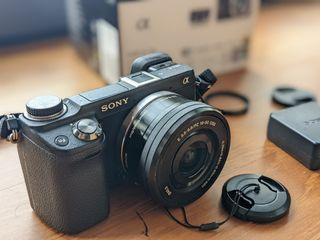 SONY NEX-6 with additional 2 batteries 