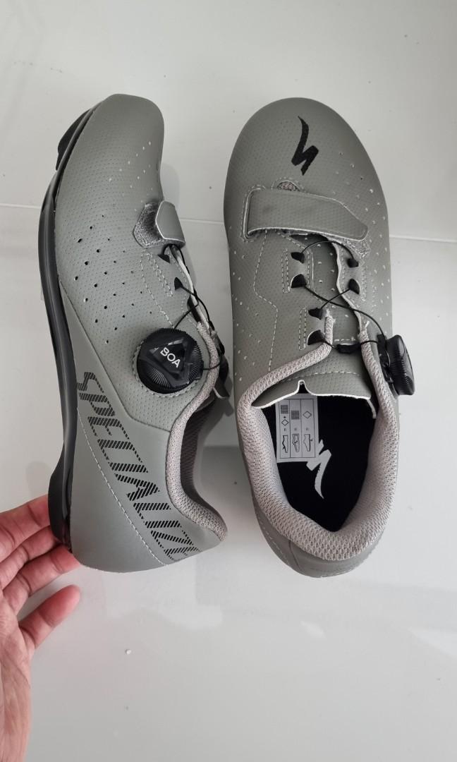 Specialized Torch 1.0 (Category: Parts & Accessories) located in Singapore. Submitted by lostmanics (Listing ID 1132424984, Image 2). Description: Brand new Specialized Torch 1.0 No box size EU36/ US4.25/ UK3.25 Bought for wife, but she don't dare to use.