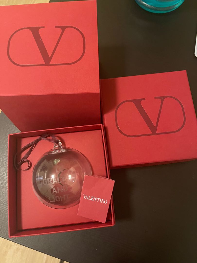 Valentino 手做玻璃聖誕球Christmas ornament, 名牌, 飾物及配件- Carousell