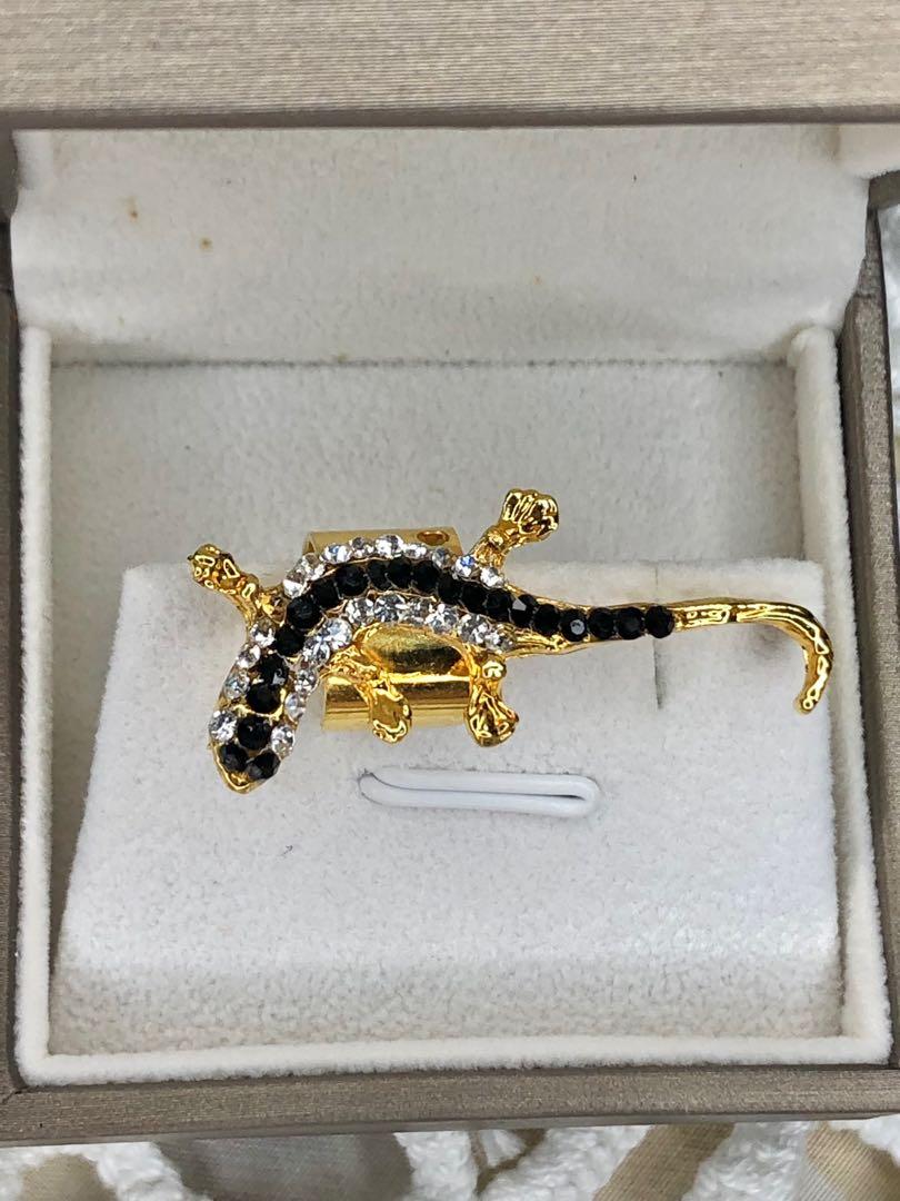 Lizard ear cuff online