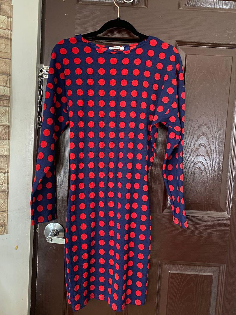Zara Polka dress (Category: Dresses) located in Manila. Submitted by meltsy (Listing ID 1132412888, Image 2). Description: Zara trafaluc polka blue and red dress Falls about 2 inches below the knee. I’m 5’2 for reference. Semi stretchable Bust approx 34 inches Waist approx 26 inches Length 37 inches RFS: Not using anymore.