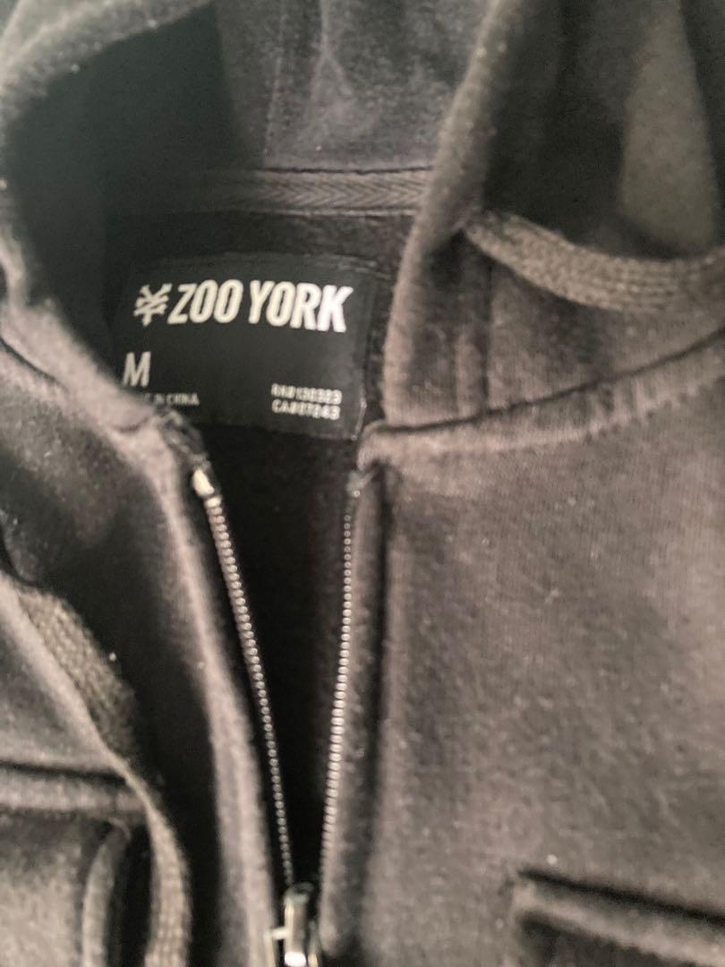 Jacket ZoO York (Category: Coats, Jackets and Outerwear) located in Cavite. Submitted by rnsm_shoppe (Listing ID 1132486138, Image 3). Description: ZoO York HoOdie.