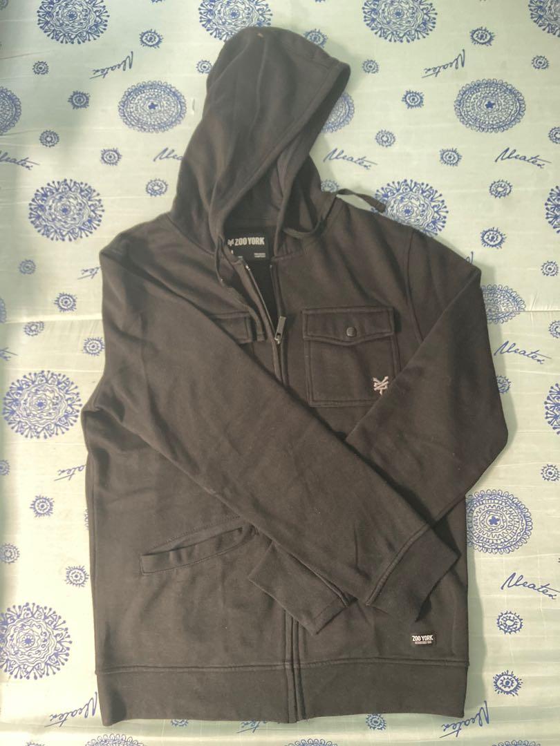 Jacket ZoO York (Category: Coats, Jackets and Outerwear) located in Cavite. Submitted by rnsm_shoppe (Listing ID 1132486138, Image 2). Description: ZoO York HoOdie.