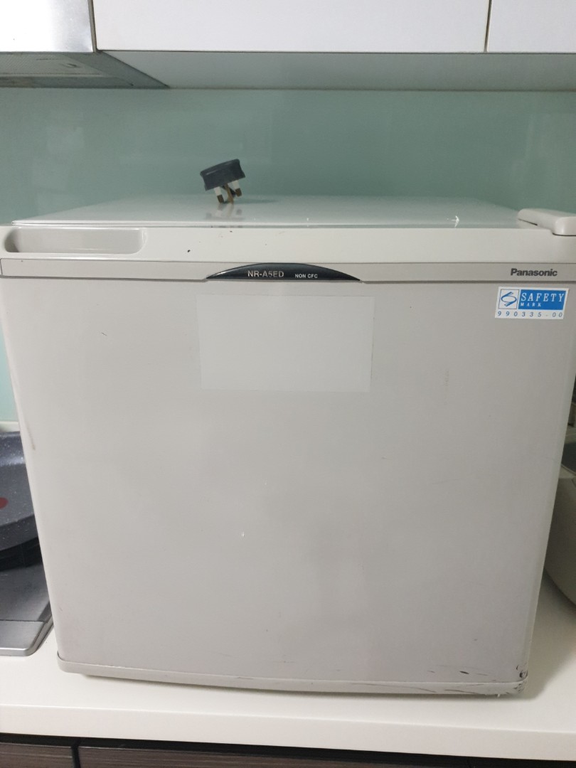 Bar fridge, TV & Home Appliances, Kitchen Appliances, Refrigerators