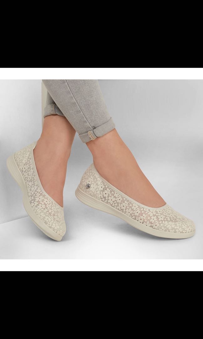 BNIB Skechers on the go Dreamy Shoes Women s Fashion Footwear