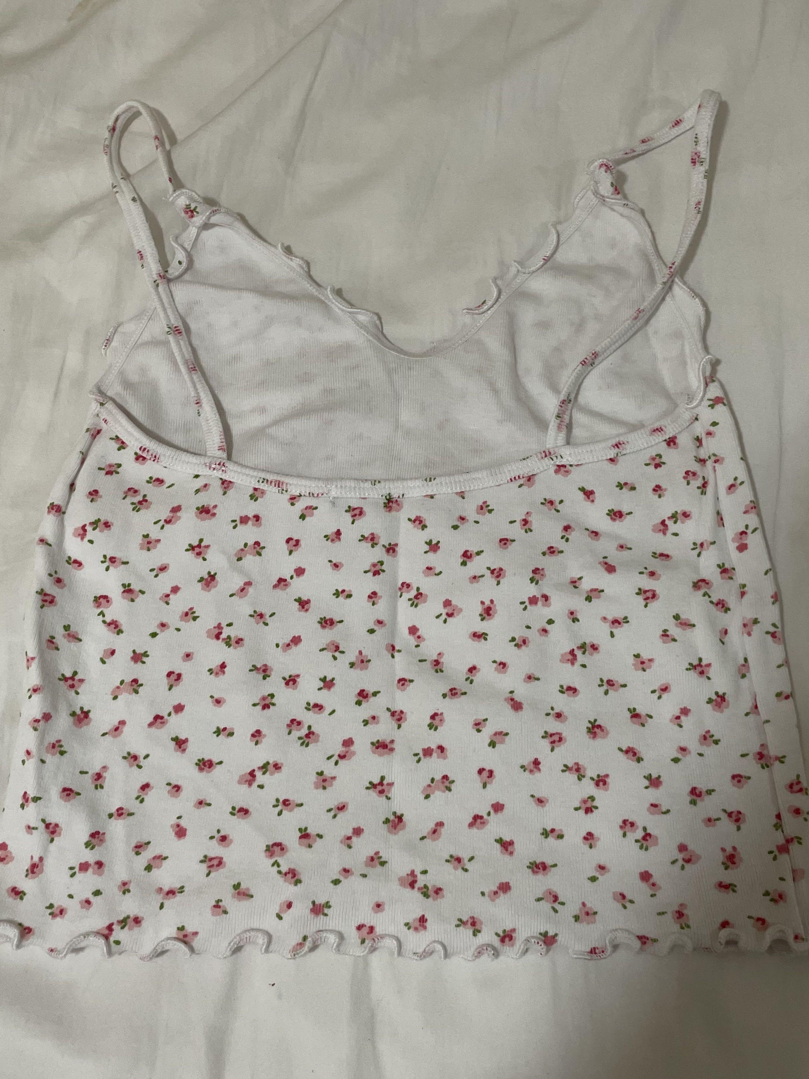 Brandy Melville tank top, Women's Fashion, Tops, Sleeveless on Carousell