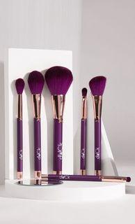dUCk Ultimate Set Brush Up