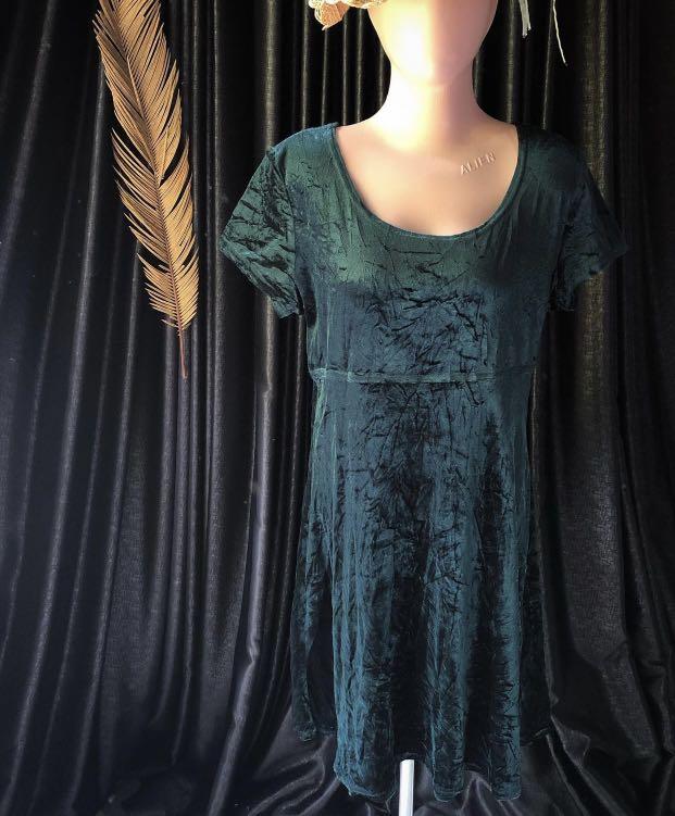 Emerald Green Velvet Dress, Fesyen 