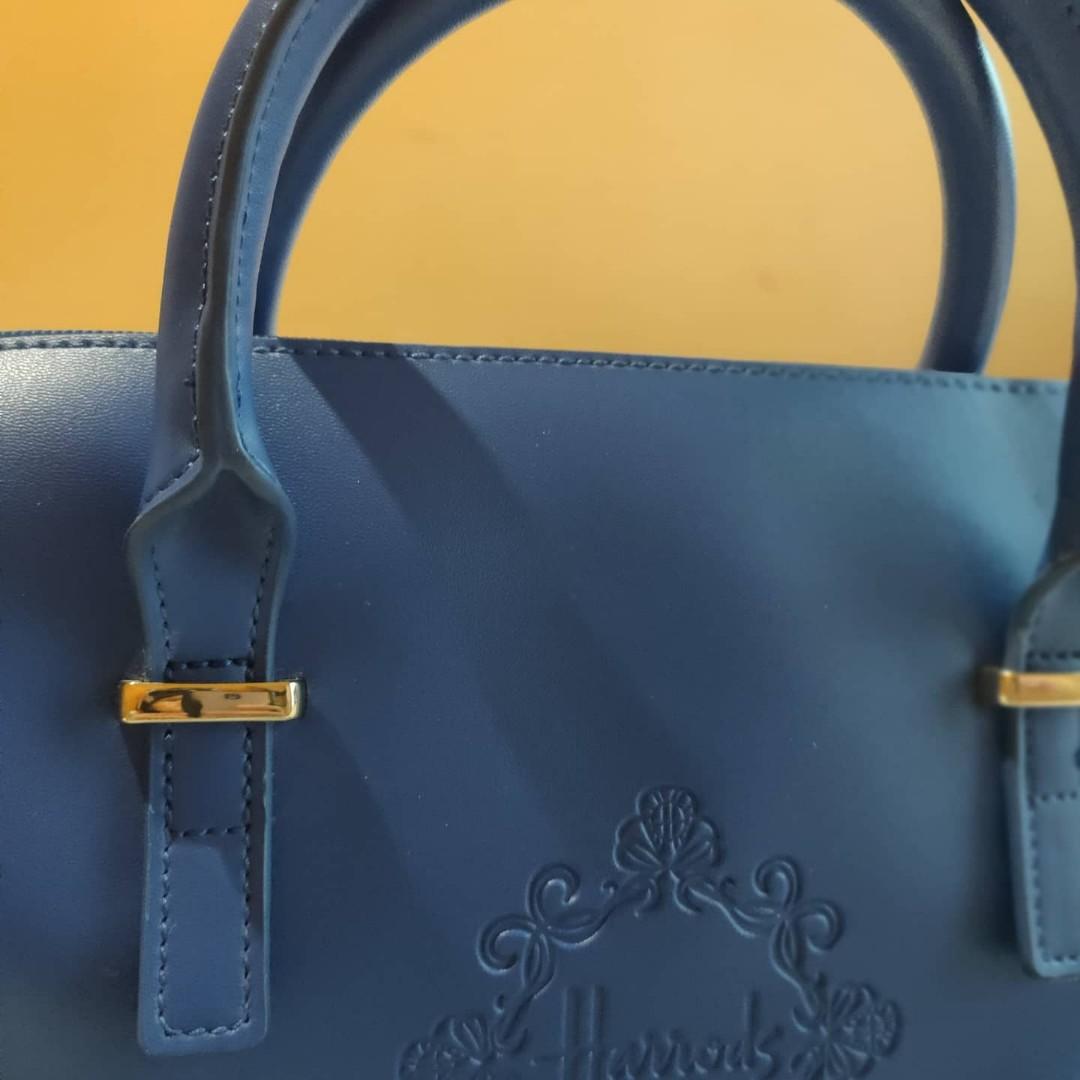 Harrods hand bag, Women's Fashion, Bags & Wallets, Tote Bags on Carousell