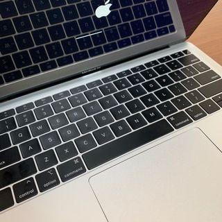 MacBook Air (Retina, 13-inch, 2018) Silver Lengkap 99% seperti baru
