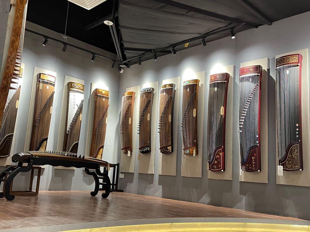 New guzheng guqin store shopping mall, Hobbies & Toys, Music & Media
