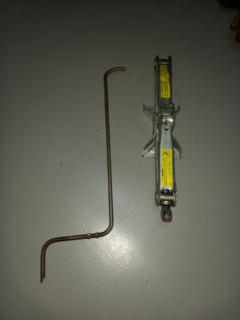 Car jack (Nissan), Car Accessories, Accessories on Carousell