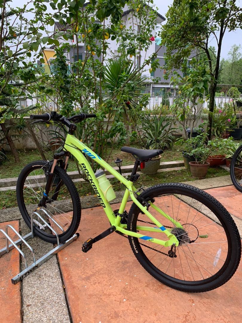 ROCKRIDER MOUNTAIN BIKE 27.5 DECATHLON ST100 MTB BTWIN