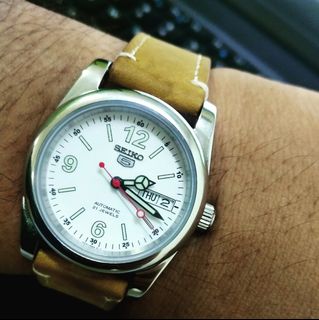 (Category: ) located in . Submitted by watchcheapo91 (Listing ID 1119645541, Image 1). Description: .