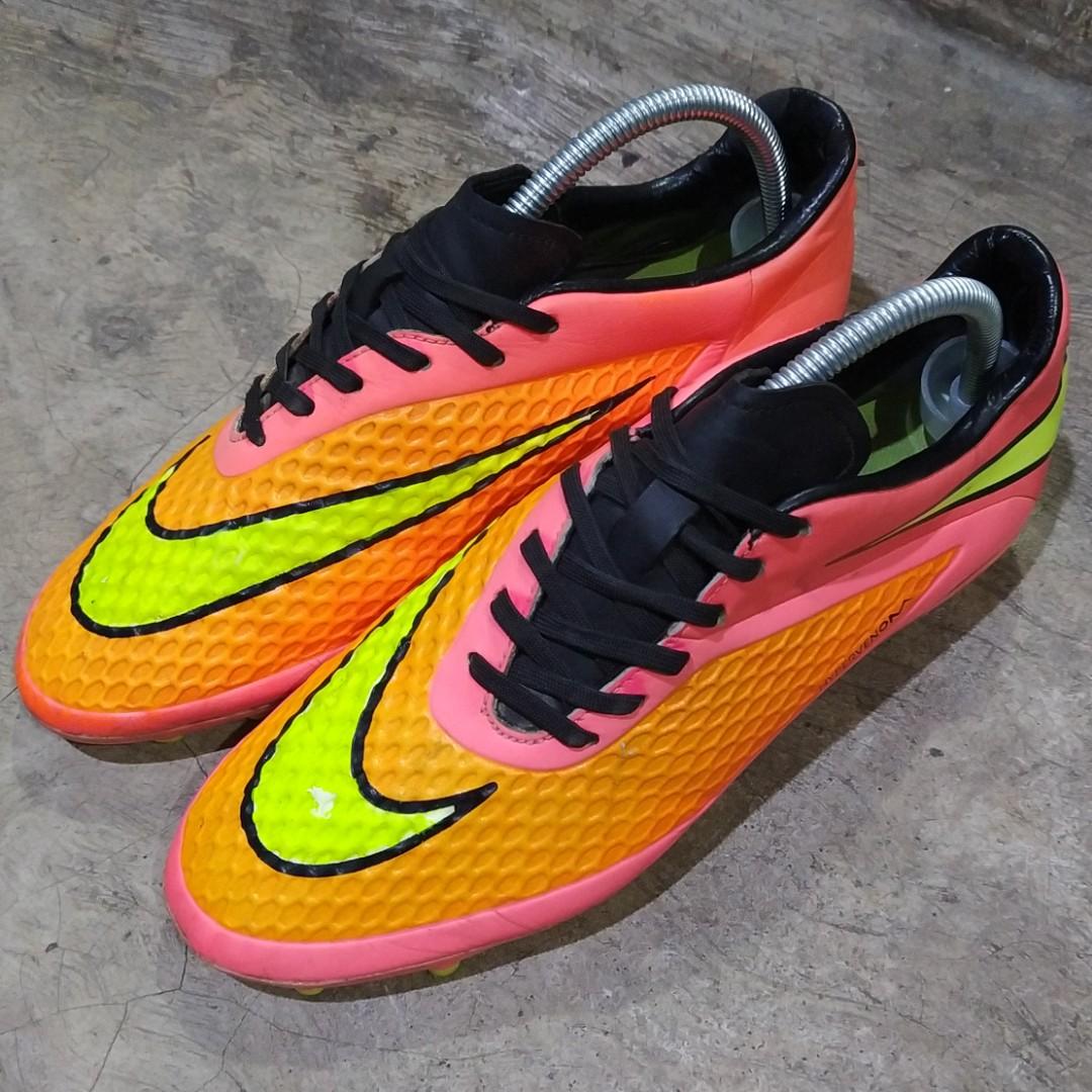 Sepatu bola futsal deals nike hypervenom