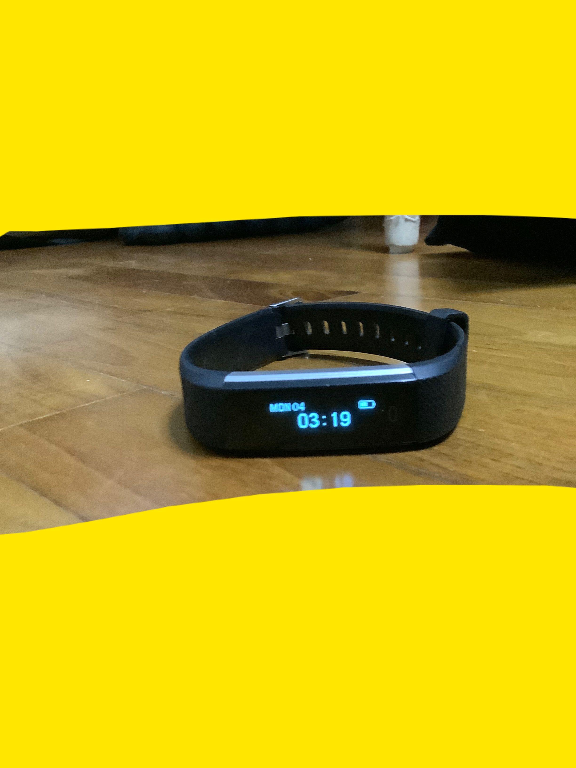 Smart fitness tracker, Mobile Phones & Gadgets, Wearables & Smart