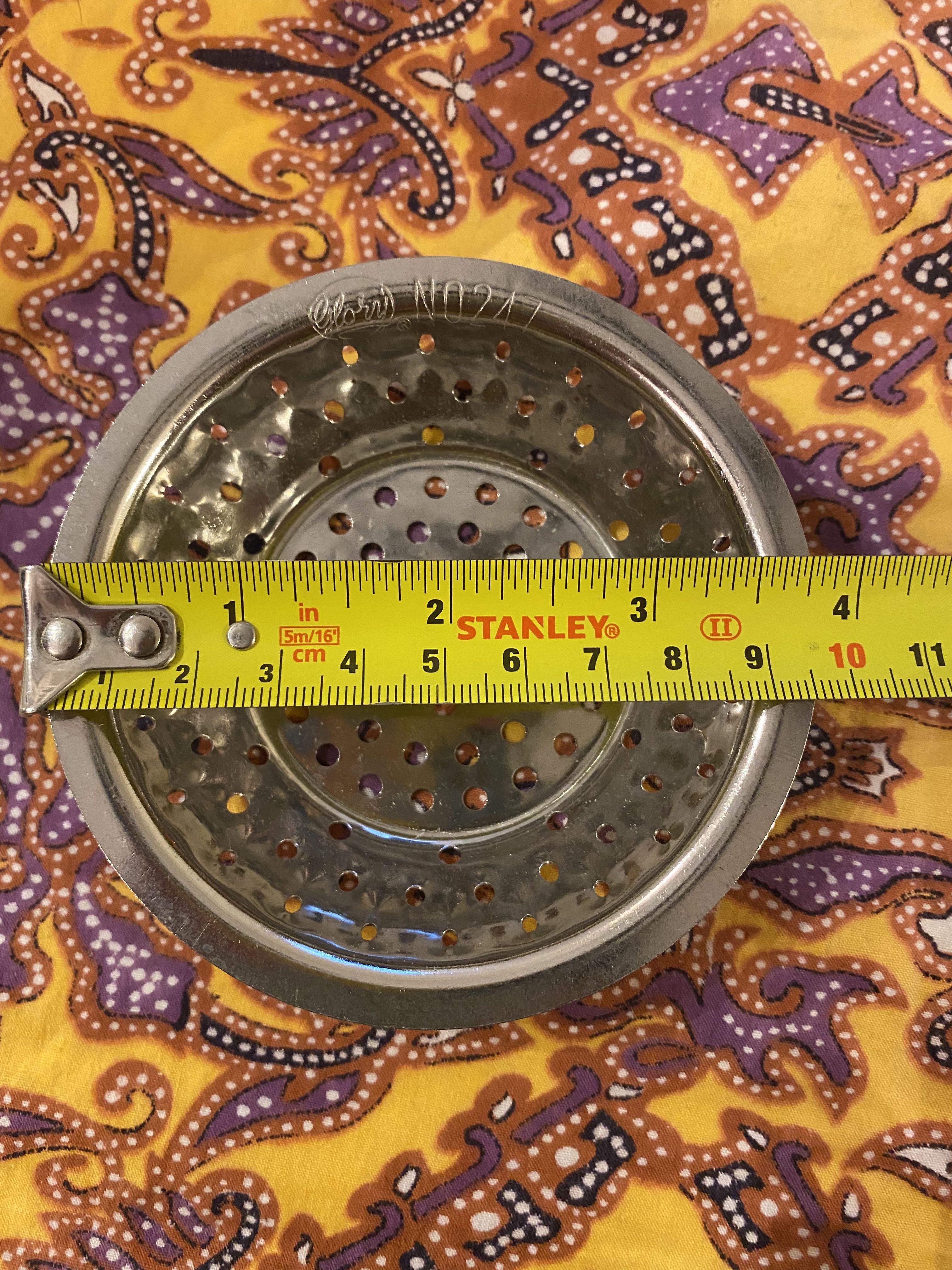 Solid Sink Strainer (Category: Other Kitchenware & Tableware) located in Singapore. Submitted by zinnyboi (Listing ID 1129222041, Image 1). Description: Brand New stainless steel Sink strainer.