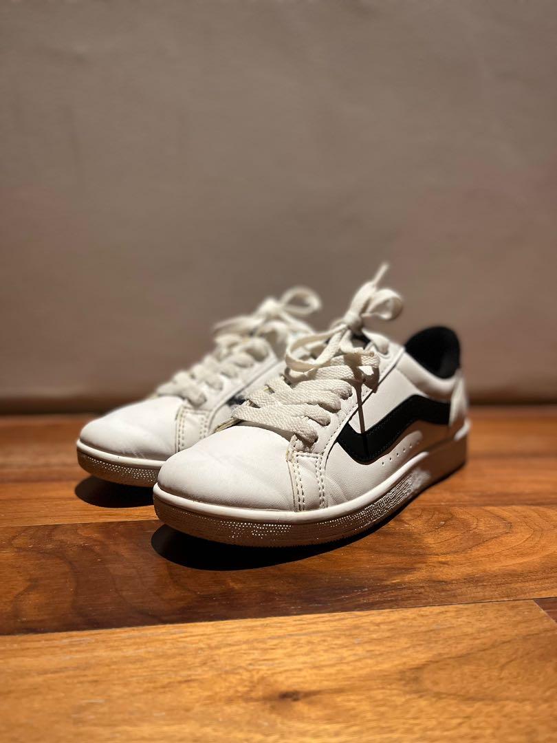 Boys white new arrivals leather vans