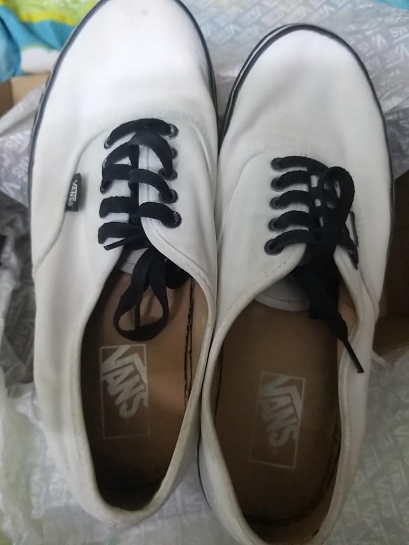 Black vans white sole hotsell