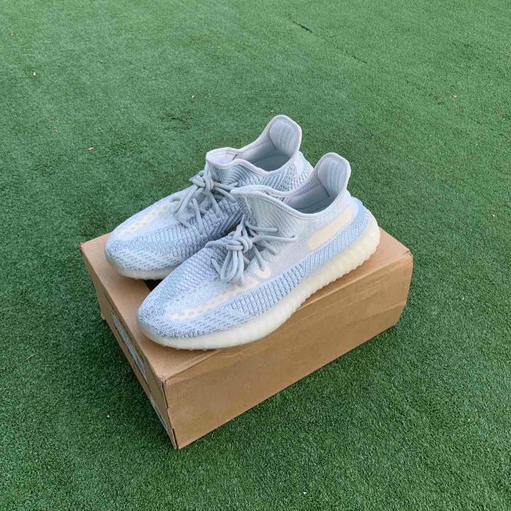 yeezy cloud white size 8