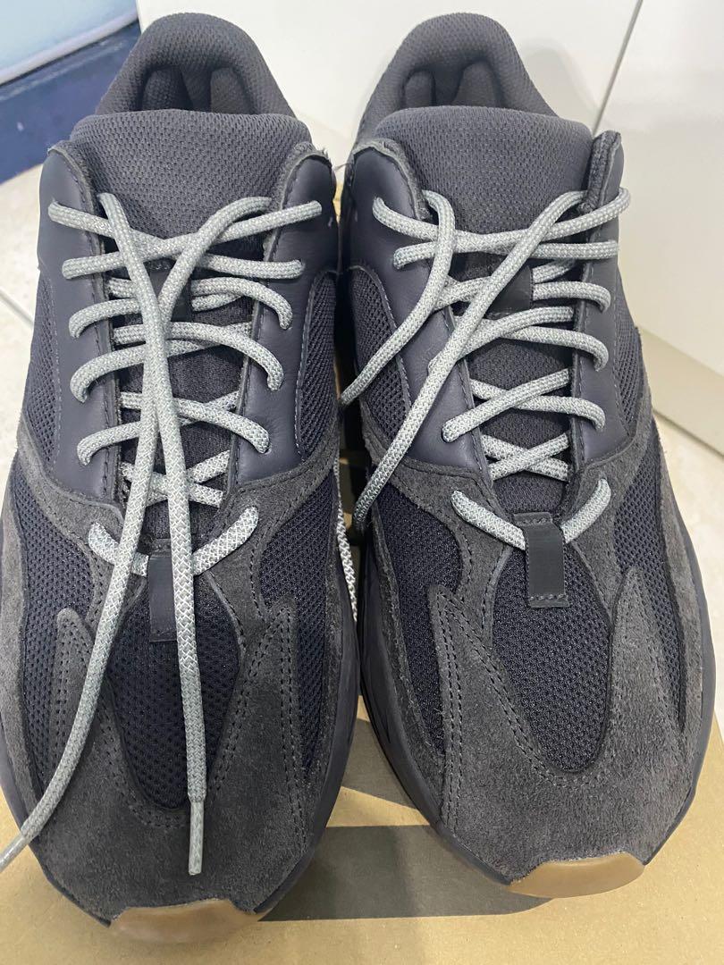 Yeezy 700 outlet lace swap