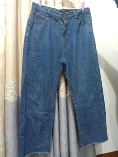 (Category: ) located in . Submitted by d.meets.clo (Listing ID 1132619293, Image 1). Description: .