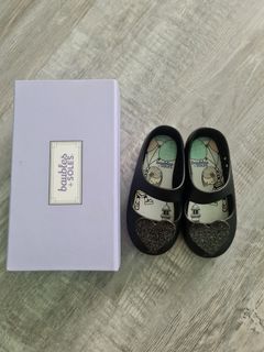 (Category: ) located in . Submitted by pipizaa (Listing ID 1132566124, Image 1). Description: .
