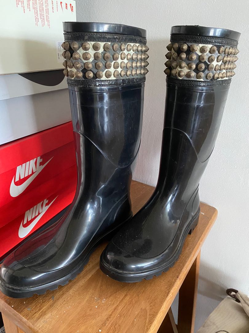 Burberry rain top boots size 37