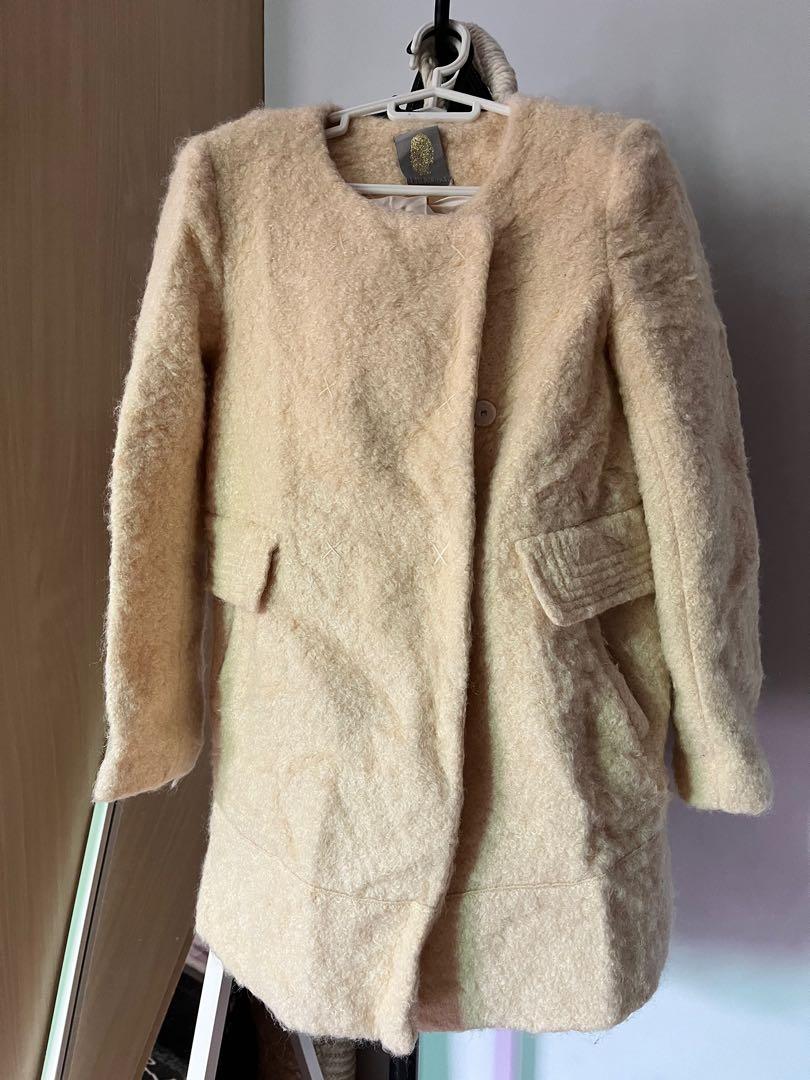 Cute and feminine Beige coat (Category: Coats, Jackets and Outerwear) located in Quezon City. Submitted by wchell (Listing ID 1132594106, Image 1). Description: .