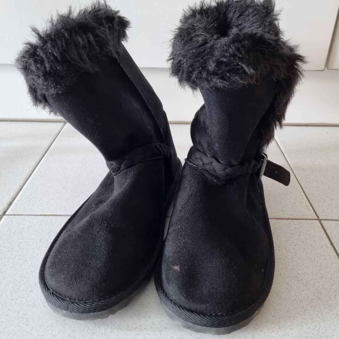 Girl s black winter boots size 4 Women s Fashion Footwear