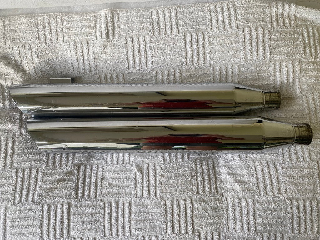 Harley Davidson slip on mufflers, Motorcycles, Motorcycle Accessories