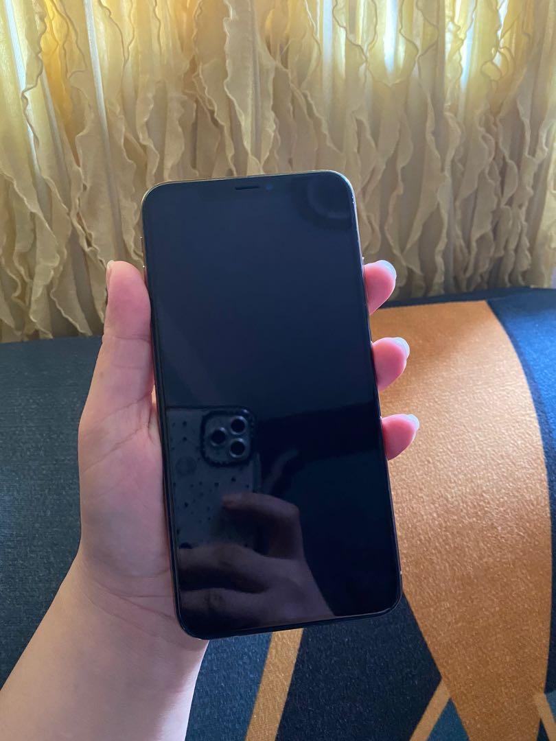 IPHONE XSMAX 256GB (Category: iPhone X Series) located in Pasig City. Submitted by fairgadgetshop (Listing ID 1132646722, Image 2). Description: IPHONE XSMAX 256GB FACTORY UNLOCK SALE/SWAP SELLING PRELOVED IPHONE XSMAX -OPENLINE -UNLI RESET -NO ICLOUD ISSUE HONEST ISSUE: -No face id and true tone Replace po -replace batt -earpiece and mouthpiece minsan po nagloloko pero good naman po if nakaearphones or airpods. Nagtanong po ako repair 800-1k wal